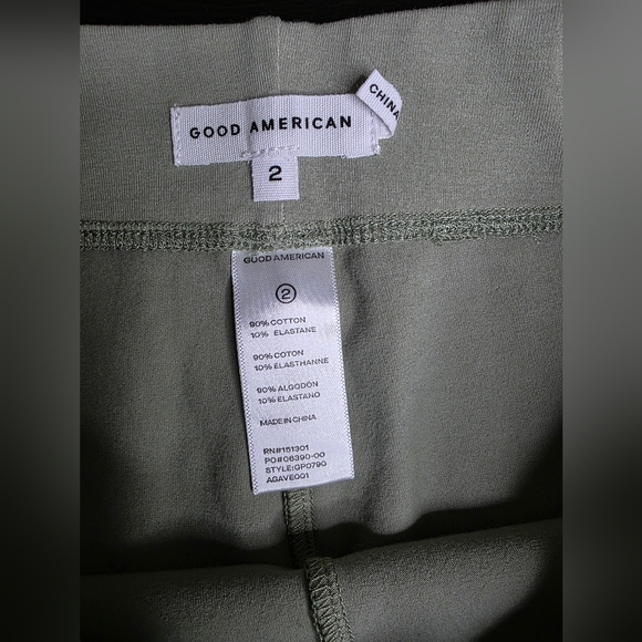 Good American NWT Essential Biker Shorts Color Agave Size 2 RN 151301 - Picture 13 of 16